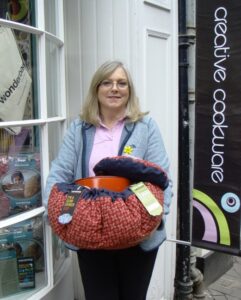 Lin-Cherrington-with-Wonderbag_low-res