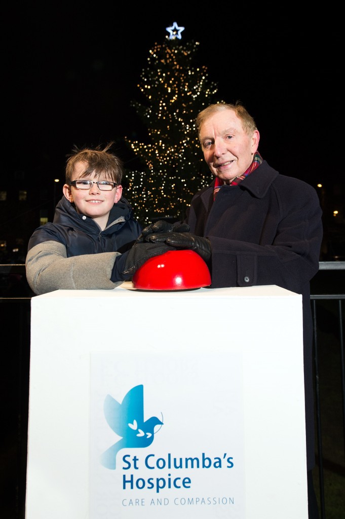 L to R, Noah Crawford (9 yrs, Dunfermline) and Sir Tom Farmer turning on the lights.