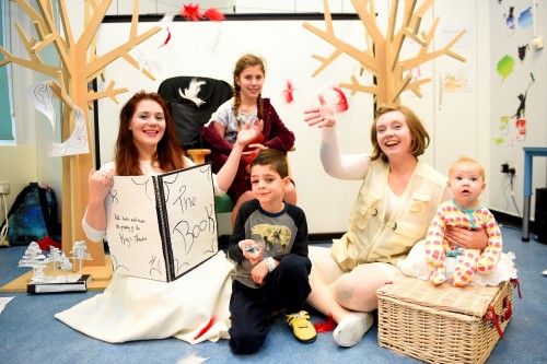 Pic Greg Macvean - 05/12/2015 - 07971 826 457 Catrin Sheridan and Lisa Hannah Thompson from the Festival Theatre bring a mini pantomime performance of Snow White to a ward of the Sick Kids Hospital - pictured left to right are Catrin, Elita McFarlane (10), Lewis Robb (6), Lisa and Alanna Jack (7 months)